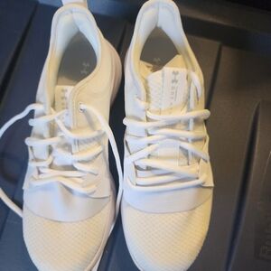 Under Armour Women's Charged Breathe Lace TR.